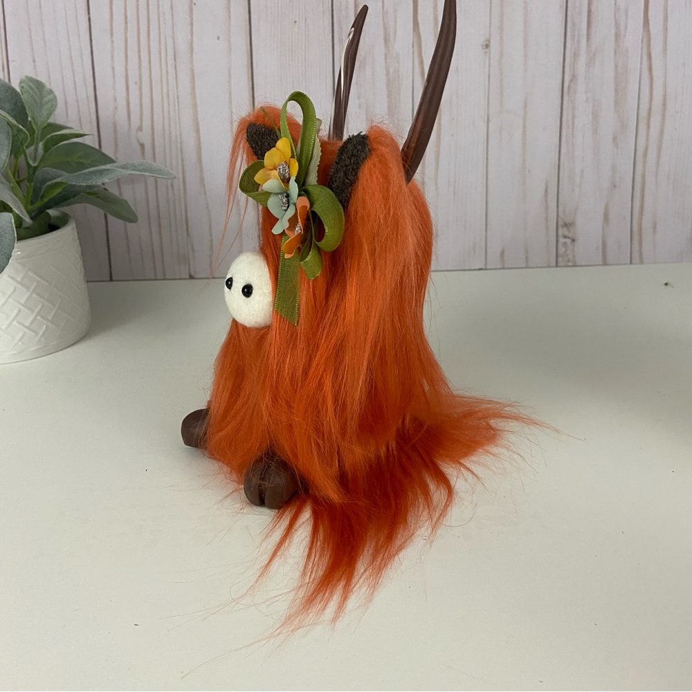 Handmade Highland Cow Rust Faux Fur Leather Ears Clay Hooves Horns Floral Bow - Picture 10 of 13